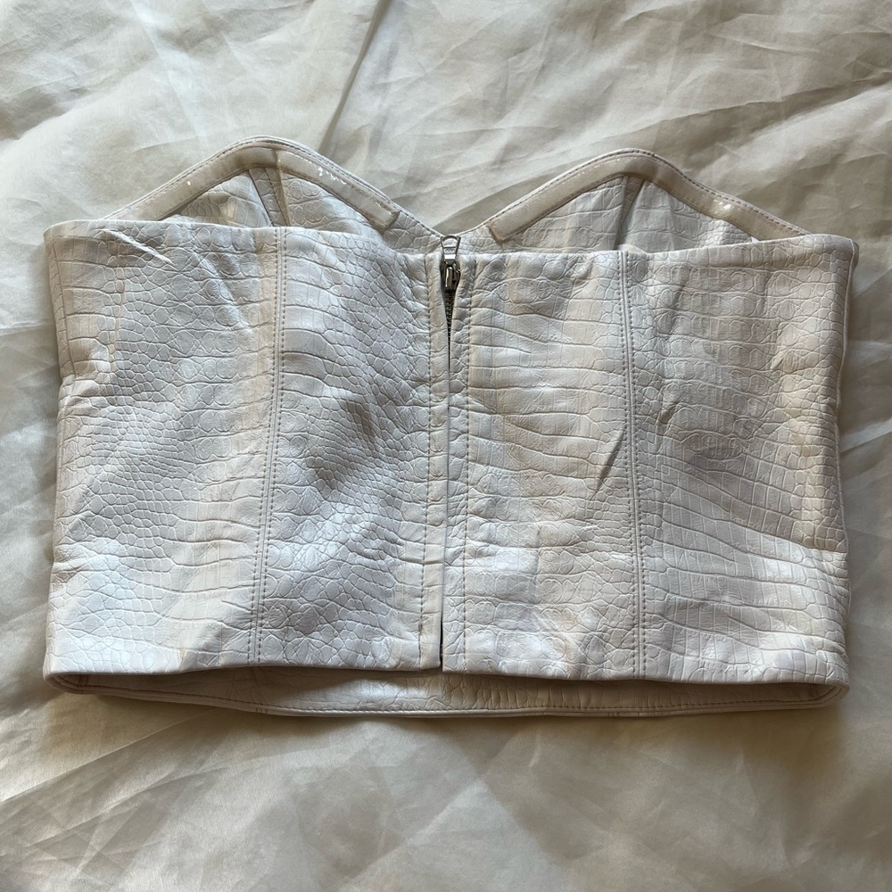 Corset - Picture 2 of 3